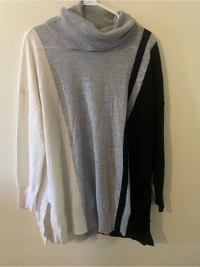 Max Studio 100% extra fine Merino wool - Sweater size M